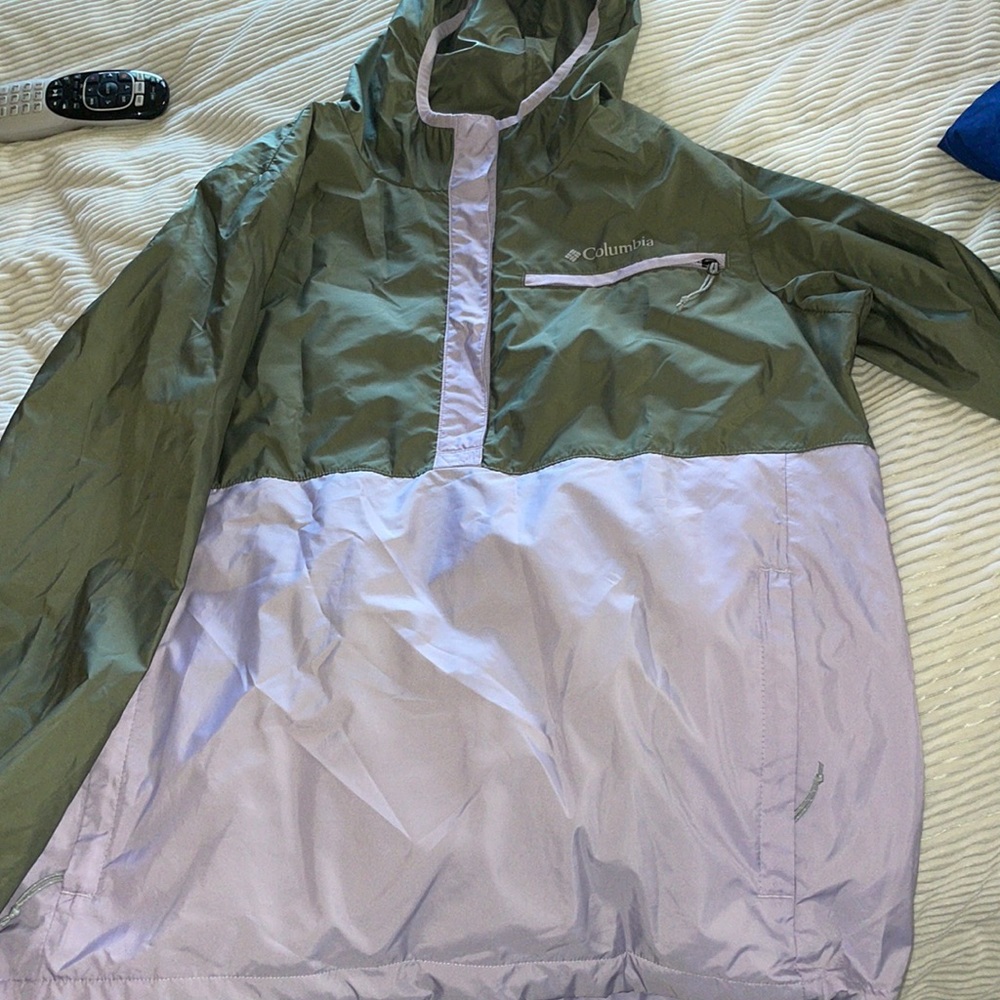 Columbia wind breaker